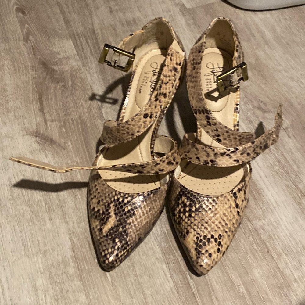 Life strife size 7